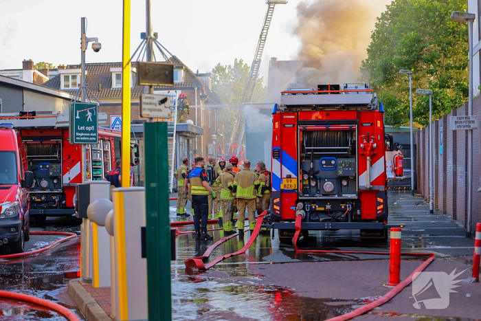Woningbrand leidt tot grote inzet van brandweer