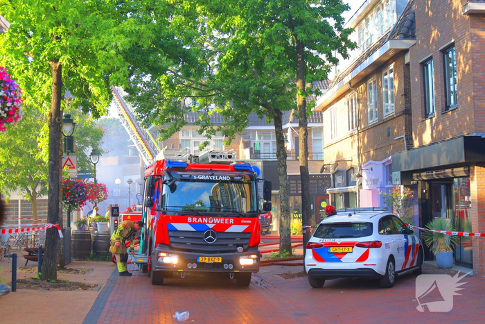 Woningbrand leidt tot grote inzet van brandweer