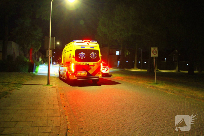 Man in water belandt en haalt nat pak