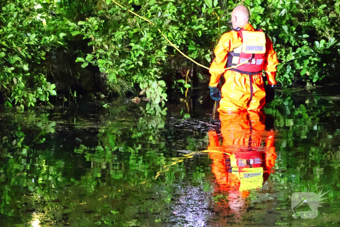 Hond gered na reddingsactie uit het water