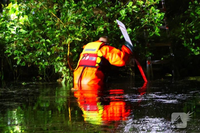 Hond gered na reddingsactie uit het water
