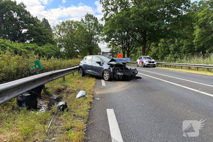 Ongeval met drie auto's leidt tot gewonden