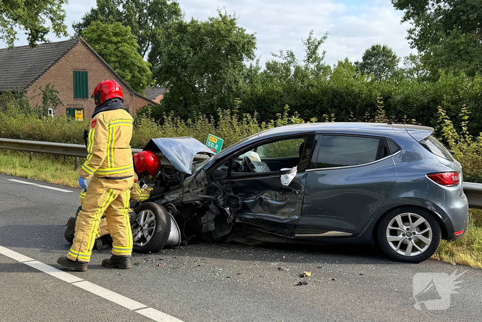Ongeval met drie auto's leidt tot gewonden