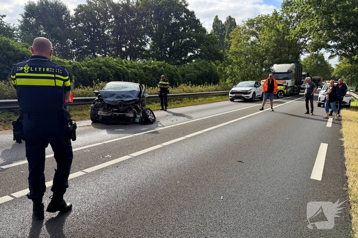 Ongeval met drie auto's leidt tot gewonden