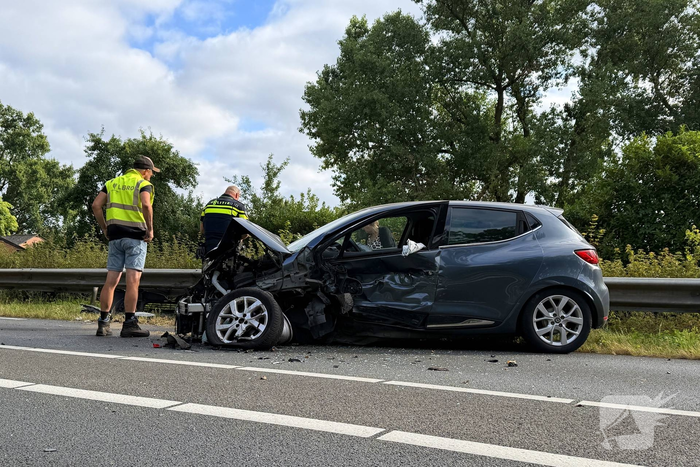 Ongeval met drie auto's leidt tot gewonden