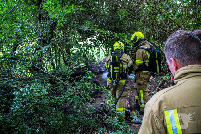 Buitenbrand in bosjes geblust