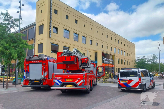 Brandmelding in zwembad leidt tot ontruiming