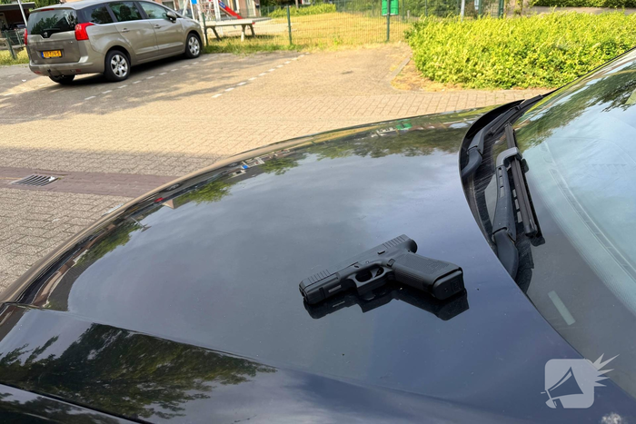 Portier overmeestert belagers met vuurwapen