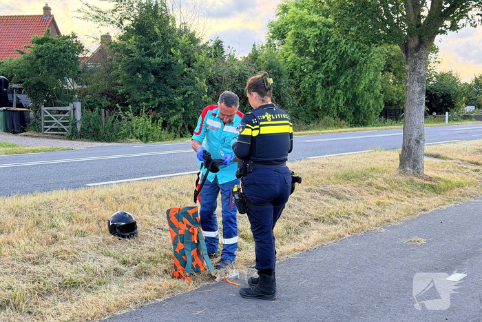 Quad raakt van de weg en belandt in sloot