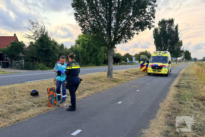 Quad raakt van de weg en belandt in sloot