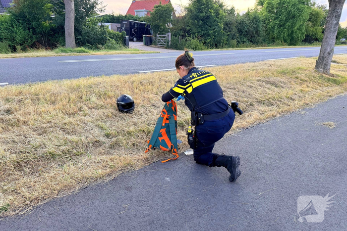 Quad raakt van de weg en belandt in sloot