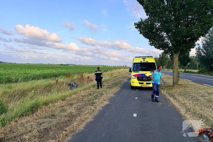 Quad raakt van de weg en belandt in sloot