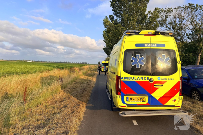 Quad raakt van de weg en belandt in sloot