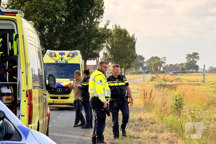 Quad raakt van de weg en belandt in sloot