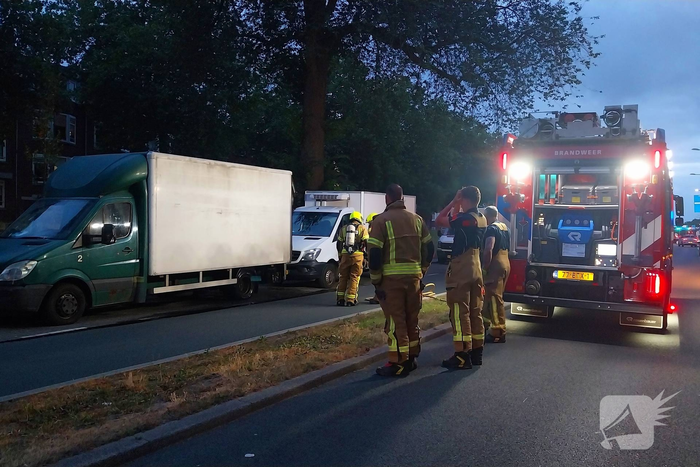 Politie onderzoekt brand bij bakwagen