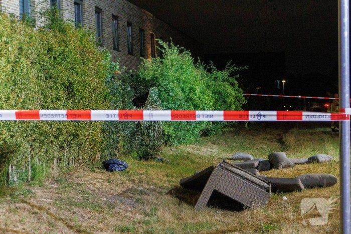 Explosie veroorzaakt brand bij woning