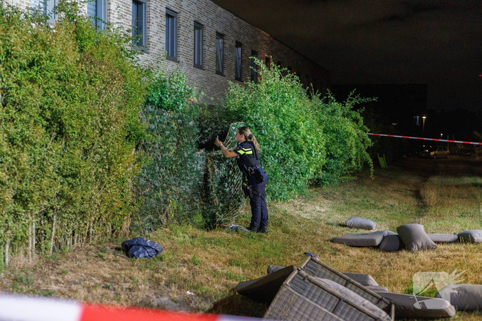 Explosie veroorzaakt brand bij woning