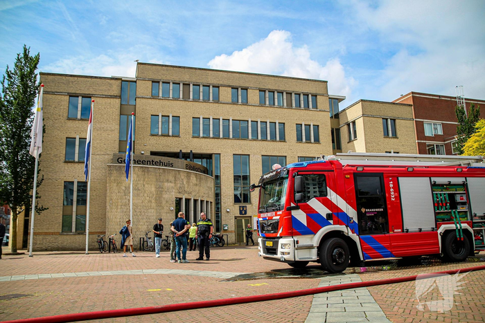 Politie onderzoekt brandstichting in gemeentehuis