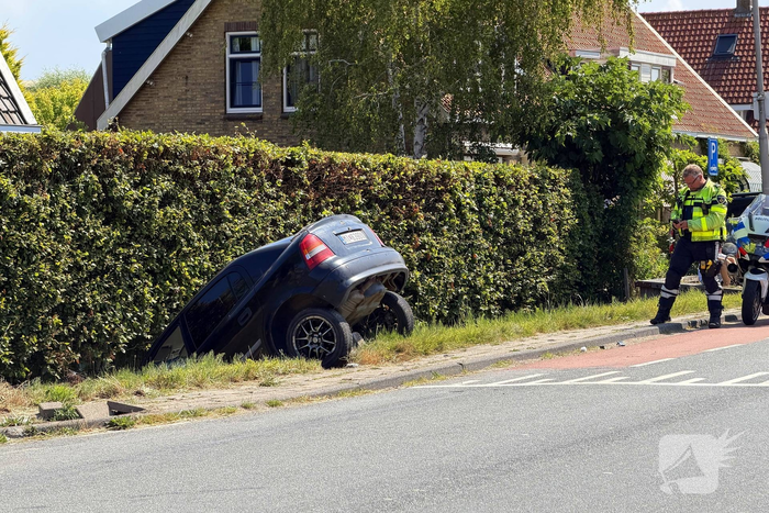 Alcomobilist belandt in sloot na ongeval