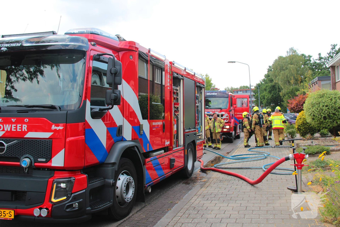 Felle brand in woonkamer van rijtjeswoning