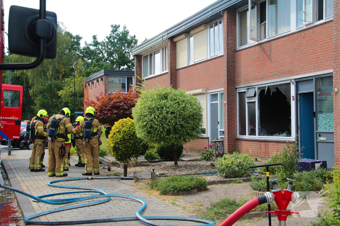 Felle brand in woonkamer van rijtjeswoning