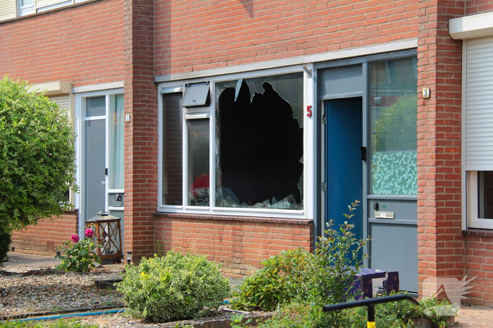 Felle brand in woonkamer van rijtjeswoning