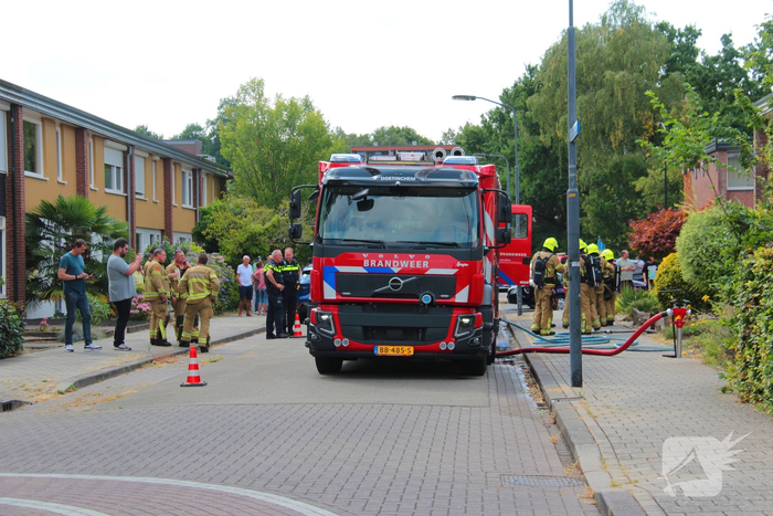 Felle brand in woonkamer van rijtjeswoning