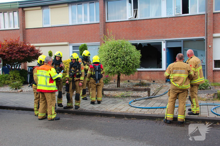 Felle brand in woonkamer van rijtjeswoning
