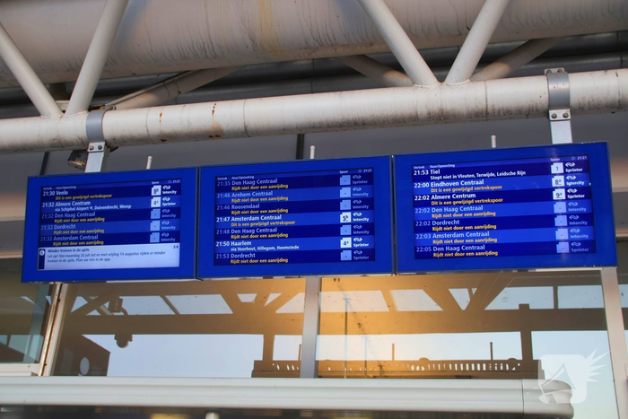 Drukte bij bussen door uitgevallen treinen