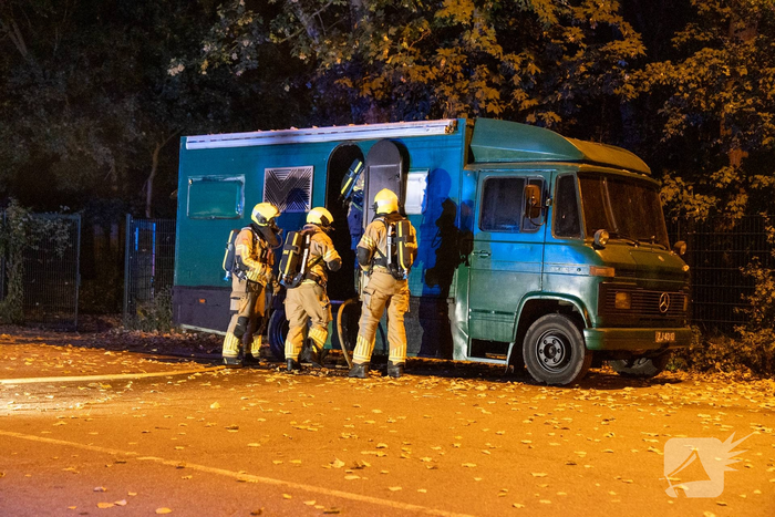 Brand in bestelbus snel onder controle
