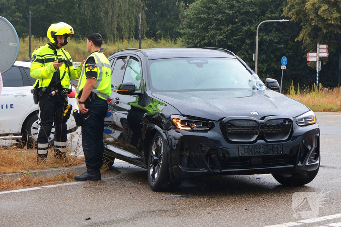 Aanrijding tussen twee auto's leidt tot schade