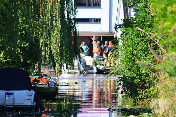 Roeiboten aangevaren door binnenvaarschip