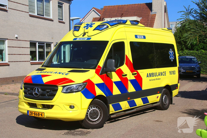 Roeiboten aangevaren door binnenvaarschip