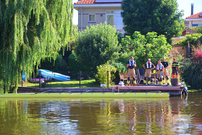 Roeiboten aangevaren door binnenvaarschip