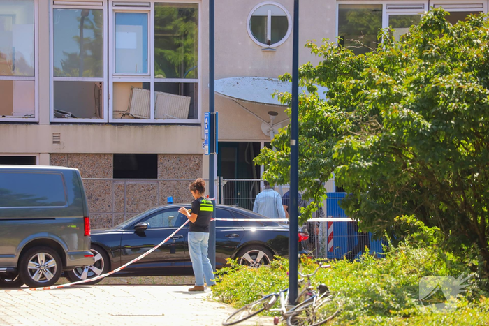 Arrestatieteam in actie bij leegstaand pand
