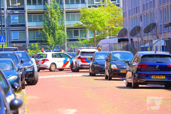 Arrestatieteam in actie bij leegstaand pand