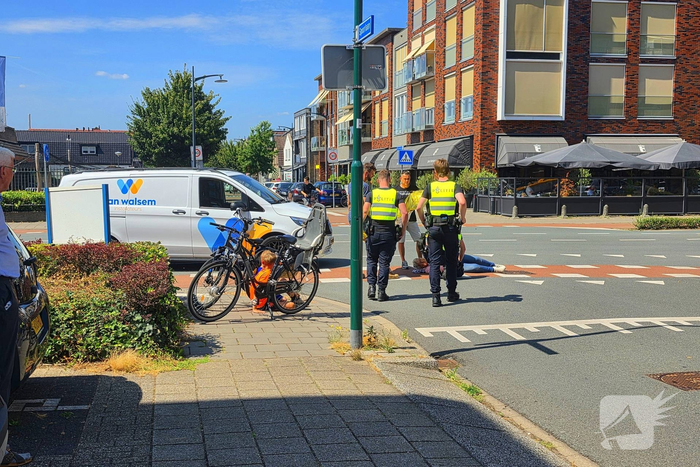 Fietser aangereden door bedrijfsbus