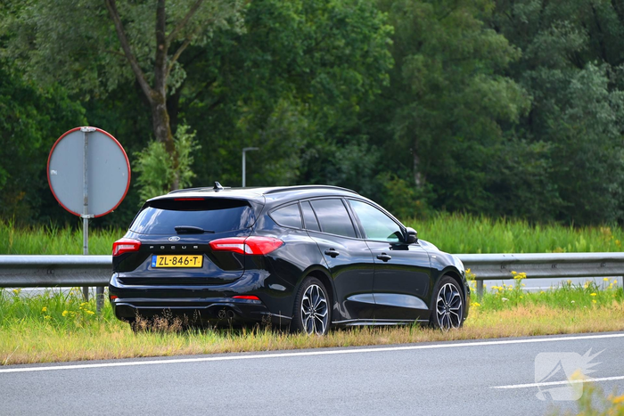 Valpartij motorrijder na botsing met auto