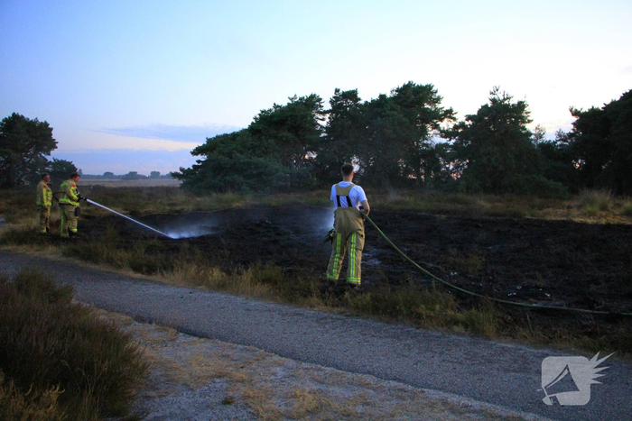 Natuurbrand verwoest heide in Weert