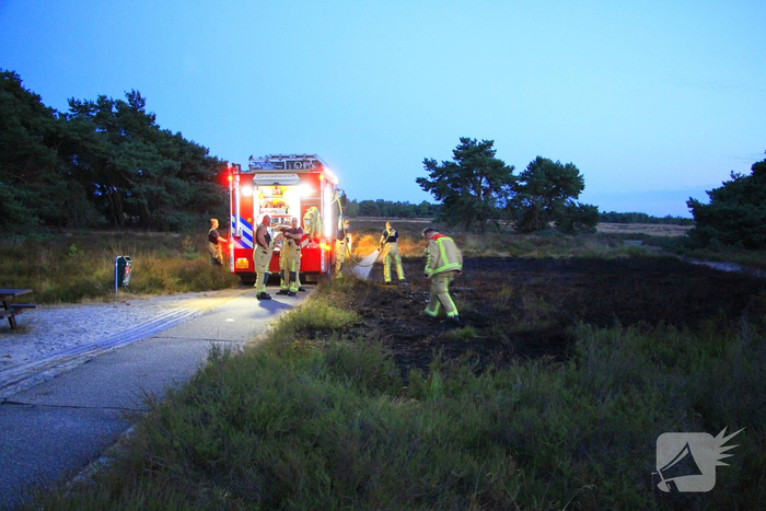 Natuurbrand verwoest heide in Weert
