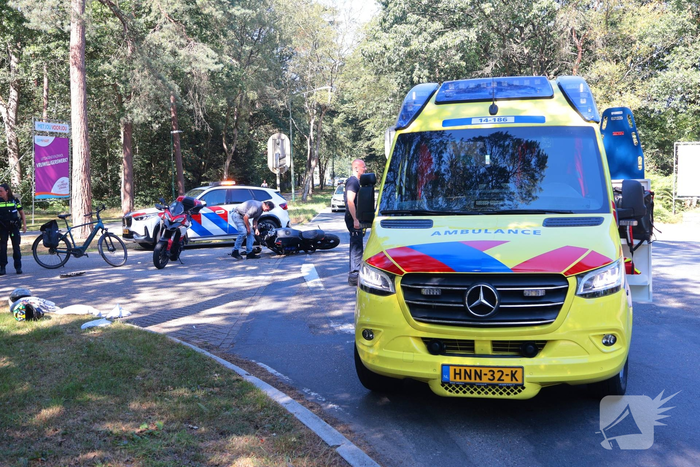 Ongeval tussen automobilist en motorrijder leidt tot gewonde