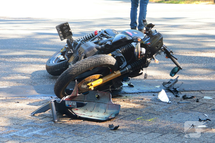 Ongeval tussen automobilist en motorrijder leidt tot gewonde