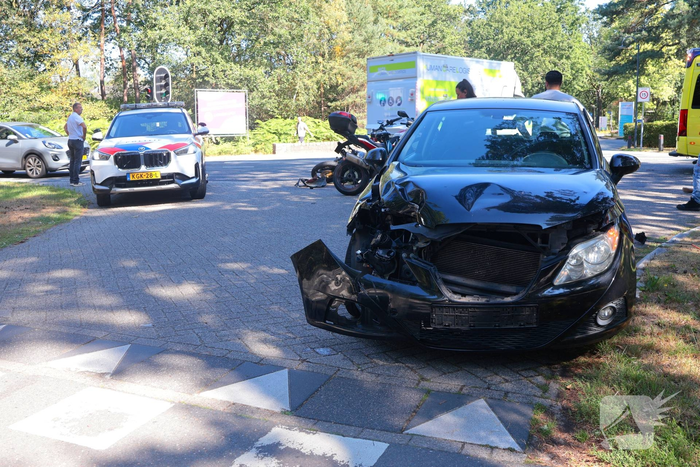 Ongeval tussen automobilist en motorrijder leidt tot gewonde