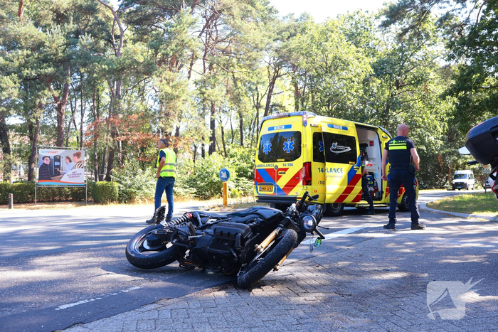 Ongeval tussen automobilist en motorrijder leidt tot gewonde