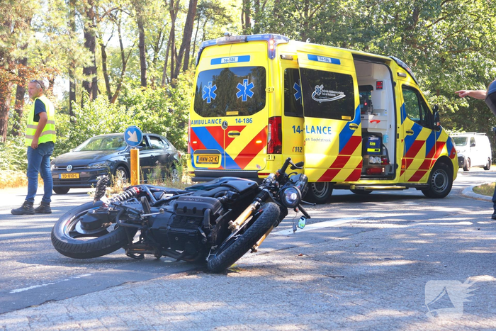 Ongeval tussen automobilist en motorrijder leidt tot gewonde