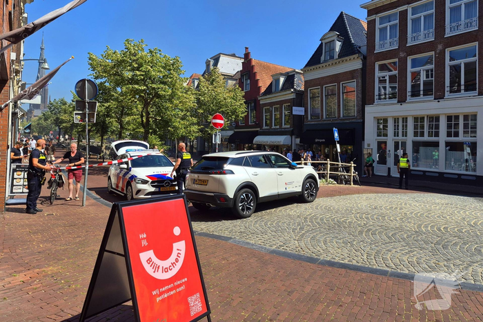 Brandweer met meerdere eenheden in actie bij brand