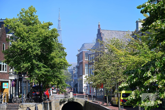 Brandweer met meerdere eenheden in actie bij brand