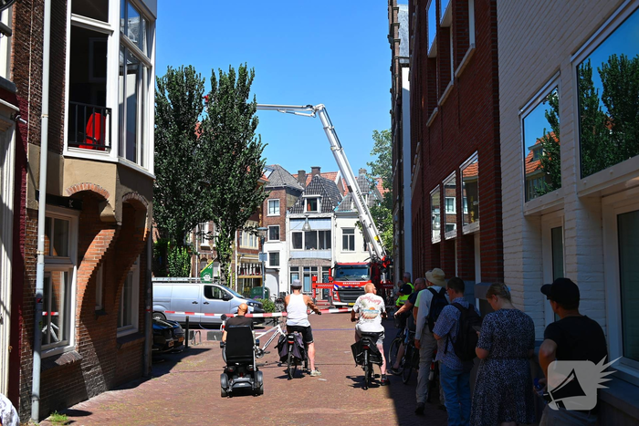 Brandweer met meerdere eenheden in actie bij brand