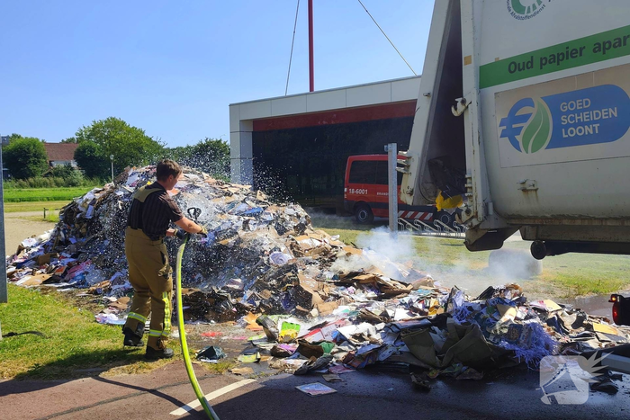 Brandweer snel ter plaatse bij brand in vrachtwagen