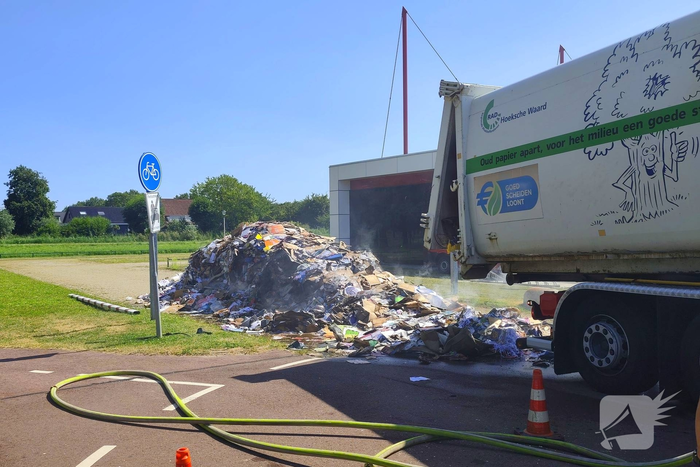 Brandweer snel ter plaatse bij brand in vrachtwagen
